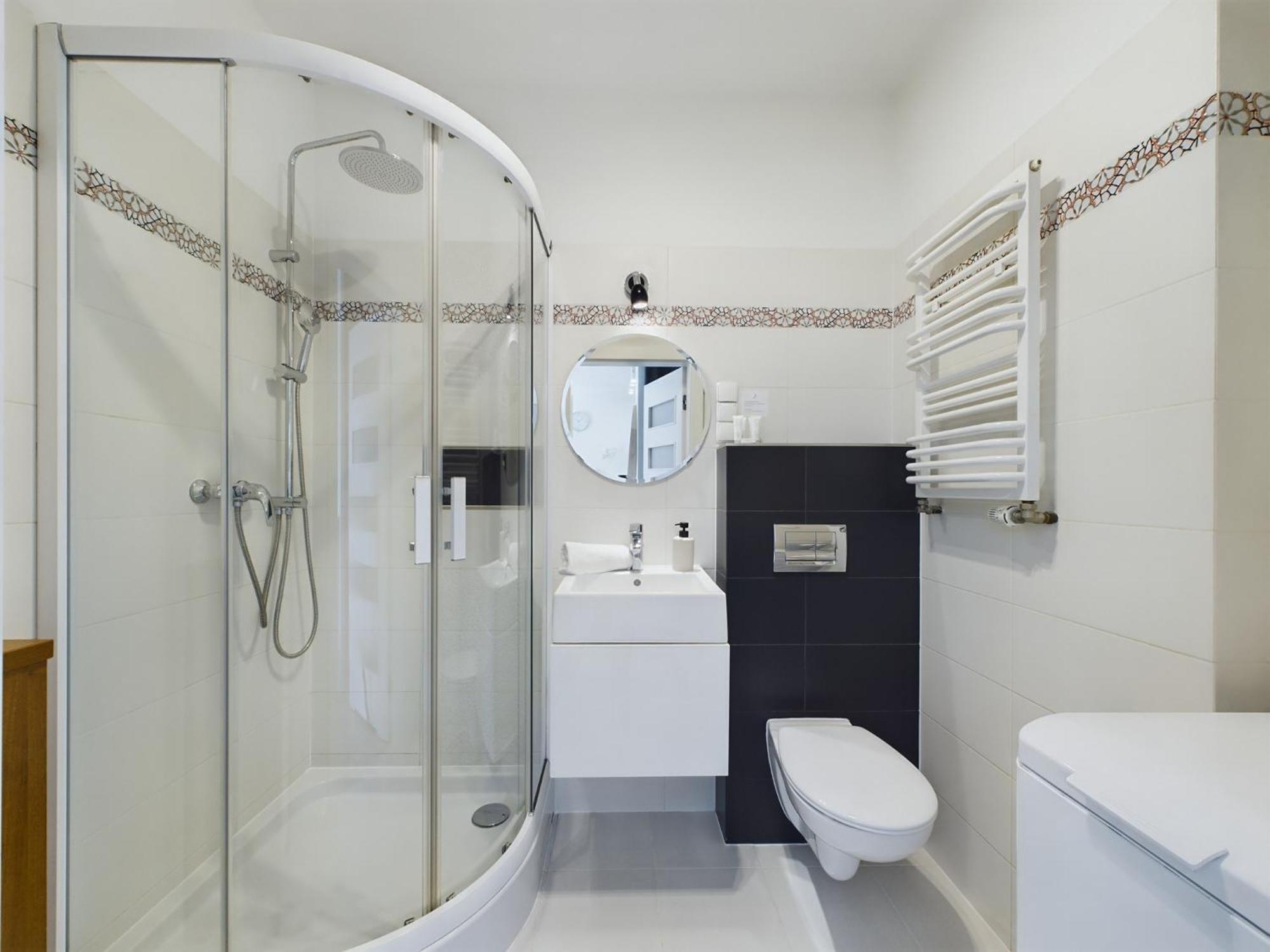 Malczewskiego Elegancki Parking & Balkon By Renters Huoneisto